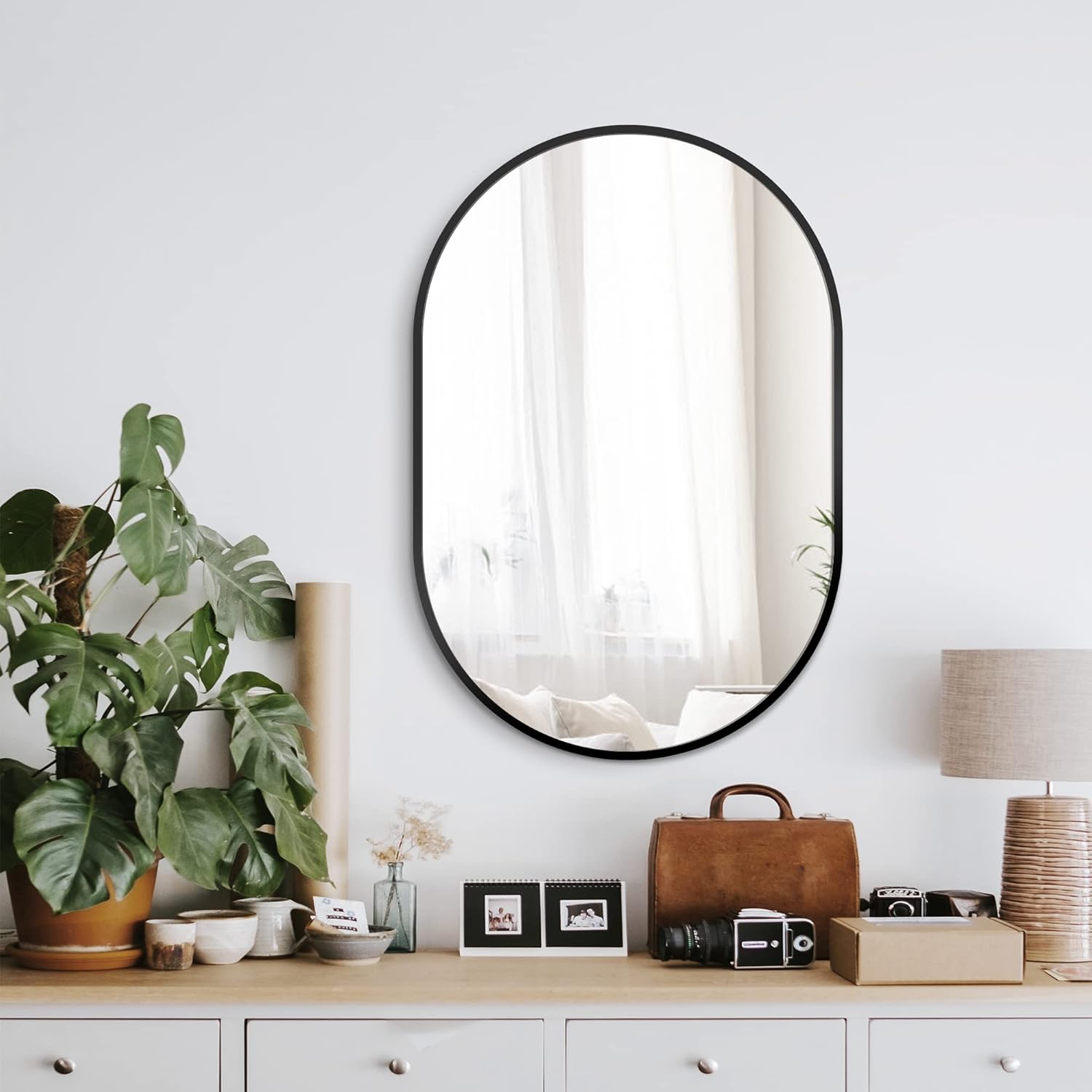 22 Inch Black Round Circle Mirror for Wall,Modern Bathroom Mirrors with Simple Metal Frame, Entryway, Bedroom Vanity, Living Room, Hallway Decor (Matte Black, Wall Mounted)